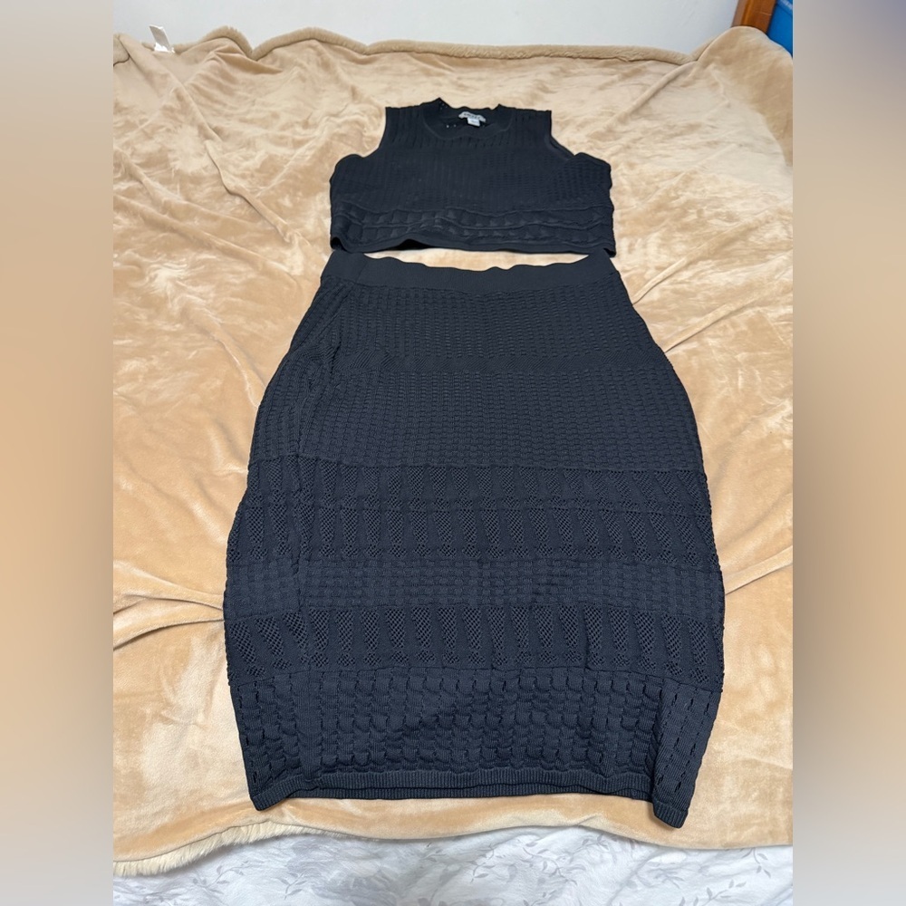 DKNY Black Knit Two-Piece Crop Top & Skirt Set Women’s Large